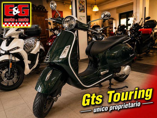 PIAGGIO Vespa GTS 300 Super  verde vetro pastello