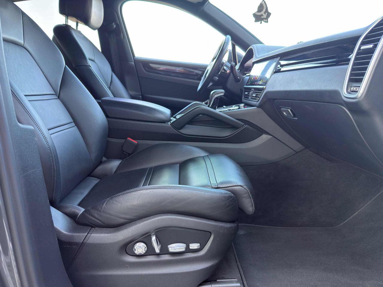 Clicca per ingrandire Cayenne - Coupé 3.0 V6 Hybrid EDITION BLACK