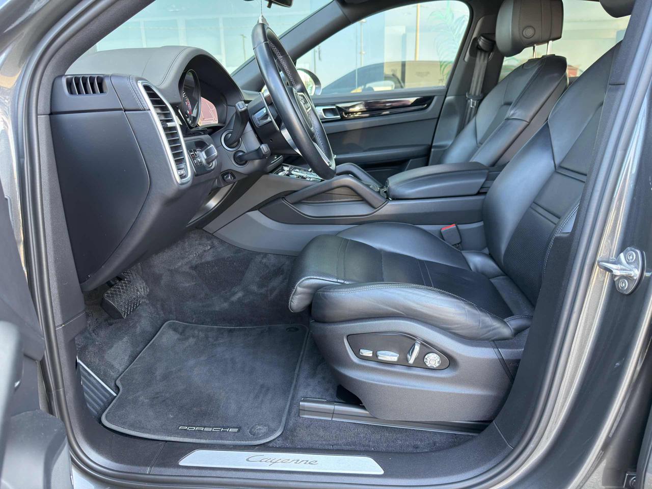 Clicca per ingrandire Cayenne - Coupé 3.0 V6 Hybrid EDITION BLACK
