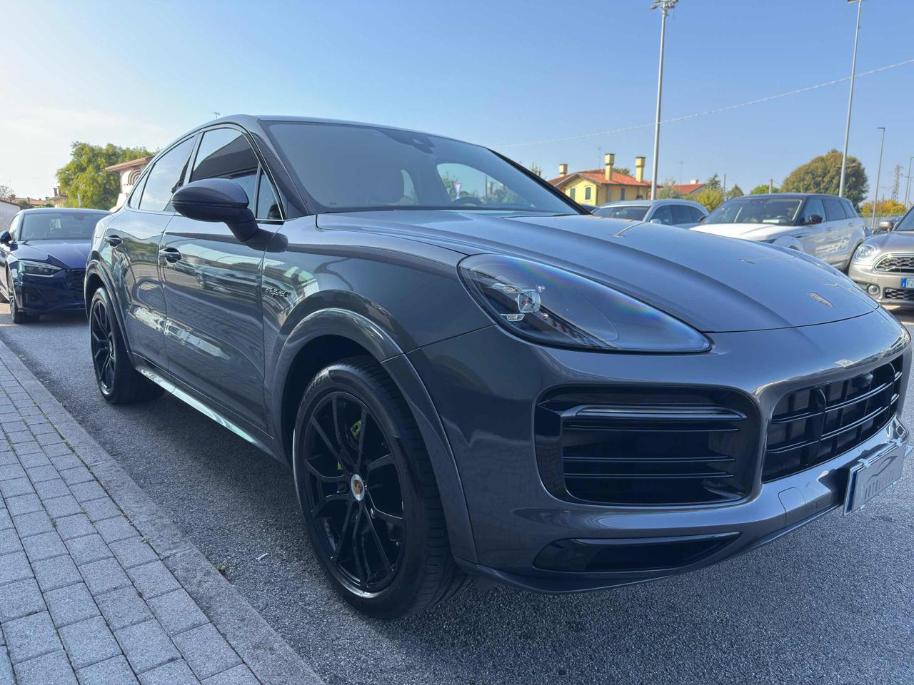 Clicca per ingrandire Cayenne - Coupé 3.0 V6 Hybrid EDITION BLACK