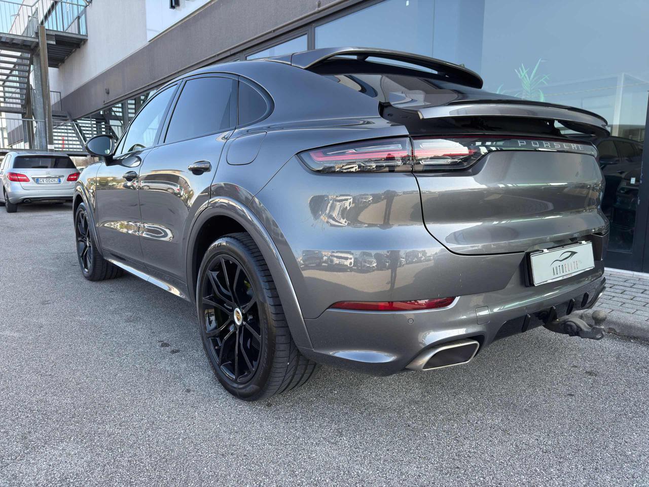 Clicca per ingrandire Cayenne - Coupé 3.0 V6 Hybrid EDITION BLACK