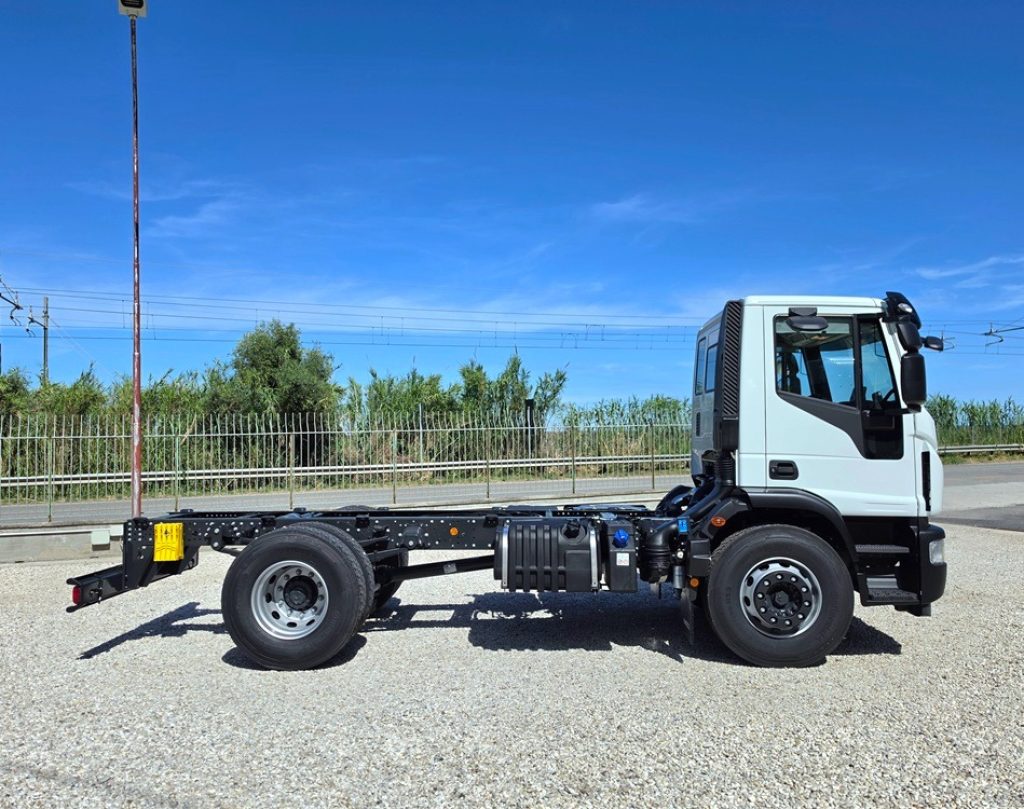 IVECO EUROCARGO 180E32 E6 ADR NUOVO VERSIONE K - 4
