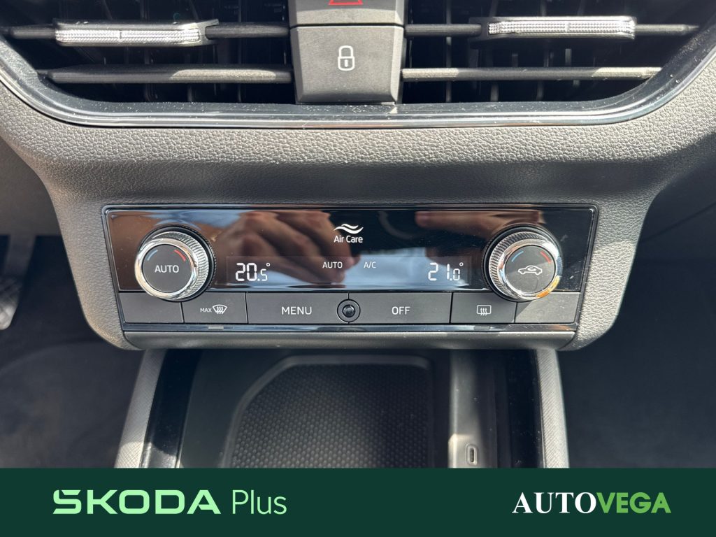 SKODA Kamiq 1.0 tsi black dots 95cv - 16