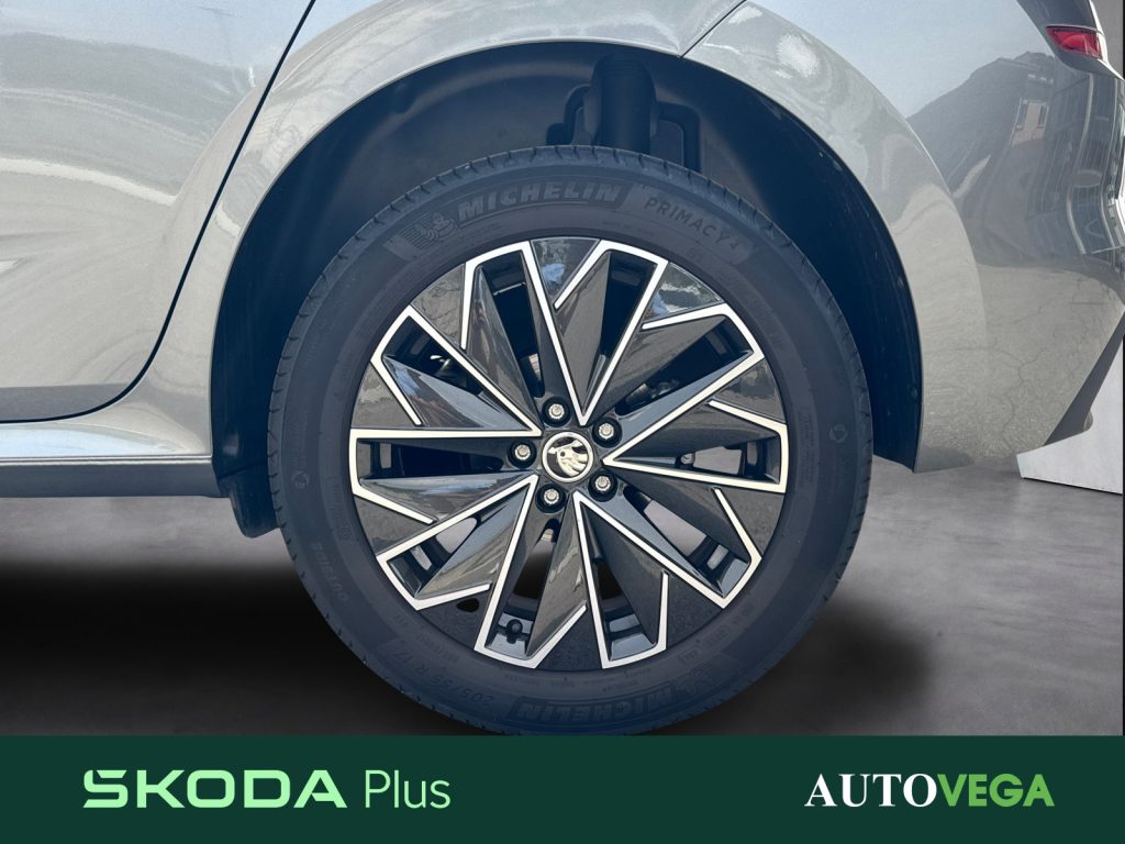 SKODA Kamiq 1.0 tsi black dots 95cv - 18