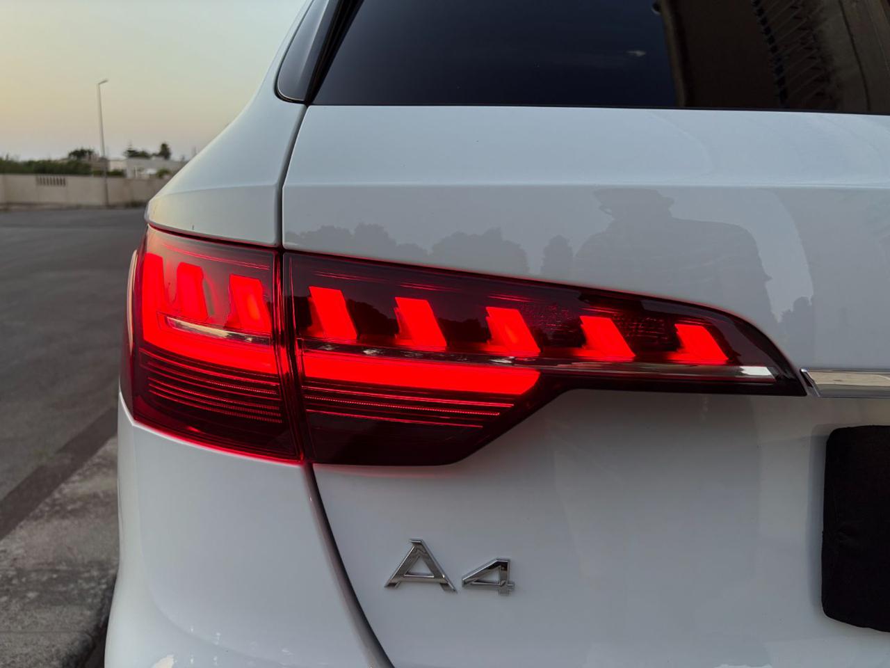 AUDI A4 allroad 40 TDI 204 CV S tronic Business Evolution TETTO. - 41