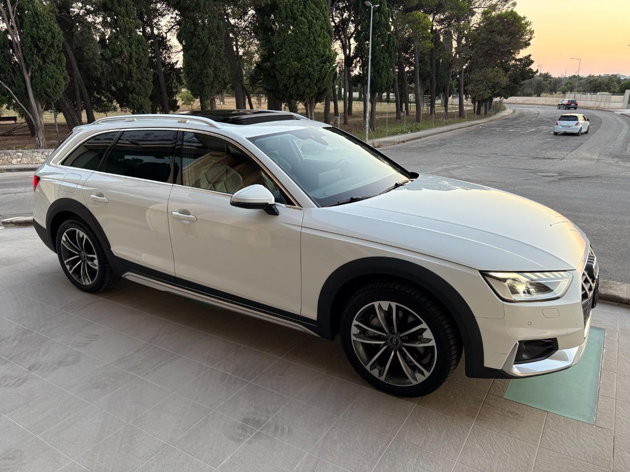 AUDI A4 allroad 40 TDI 204 CV S tronic Business Evolution TETTO. - 3