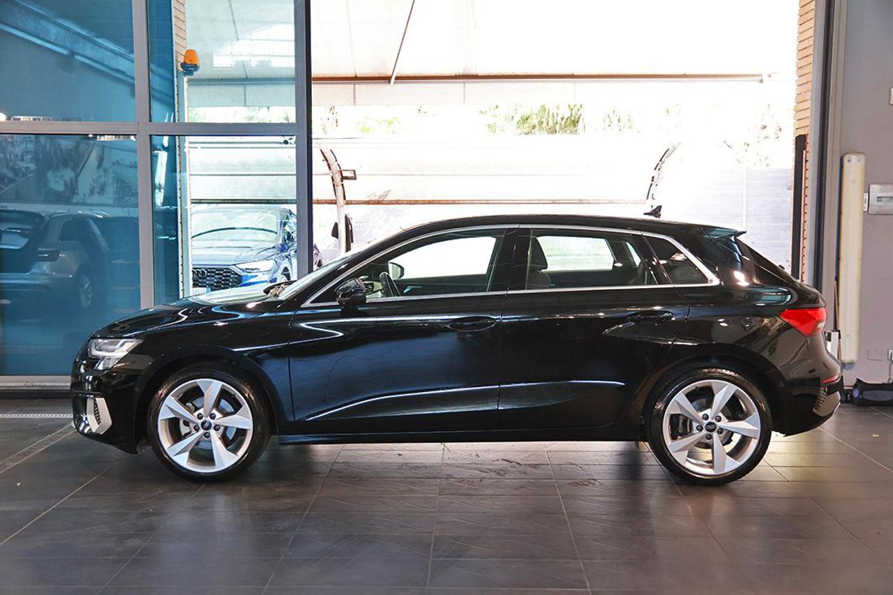 AUDI A3 35 TFSI Sportback S-Tronic Business Advanced - 3