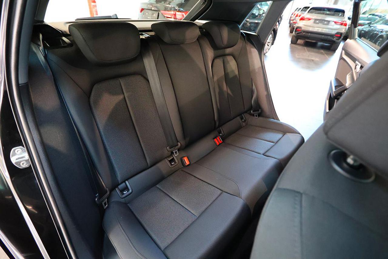 AUDI A3 35 TFSI Sportback S-Tronic Business Advanced - 19