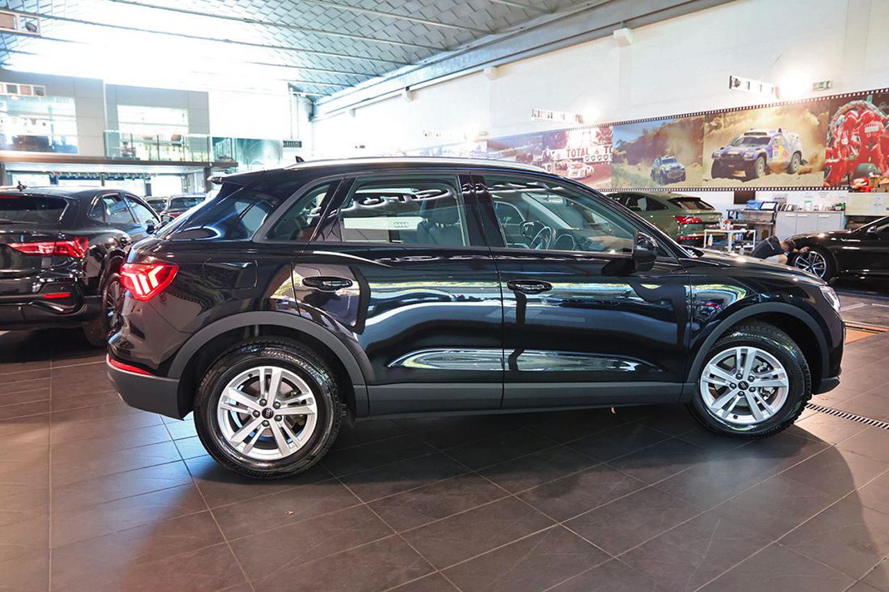 AUDI Q3 35 TDI S-Tronic Business - 10