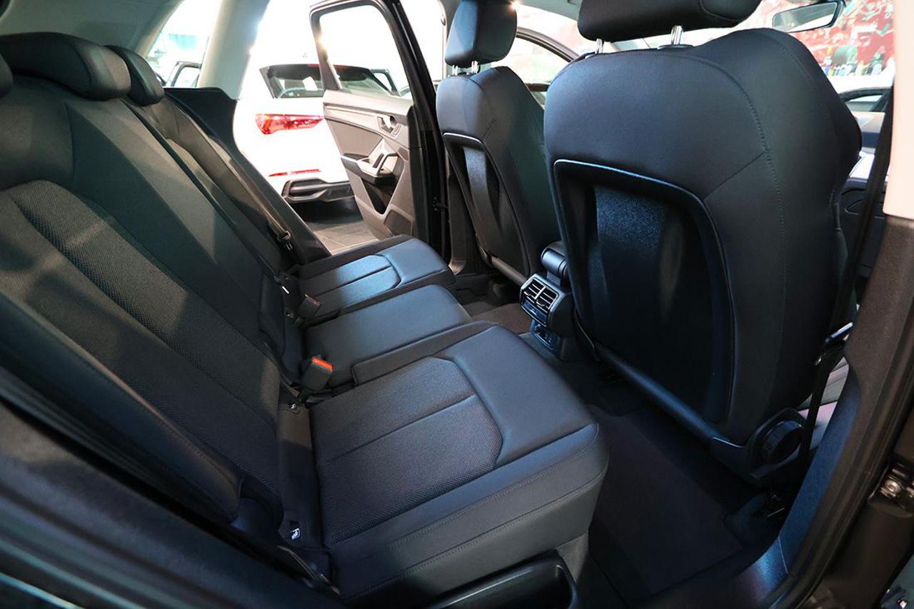 AUDI Q3 35 TDI S-Tronic Business - 18