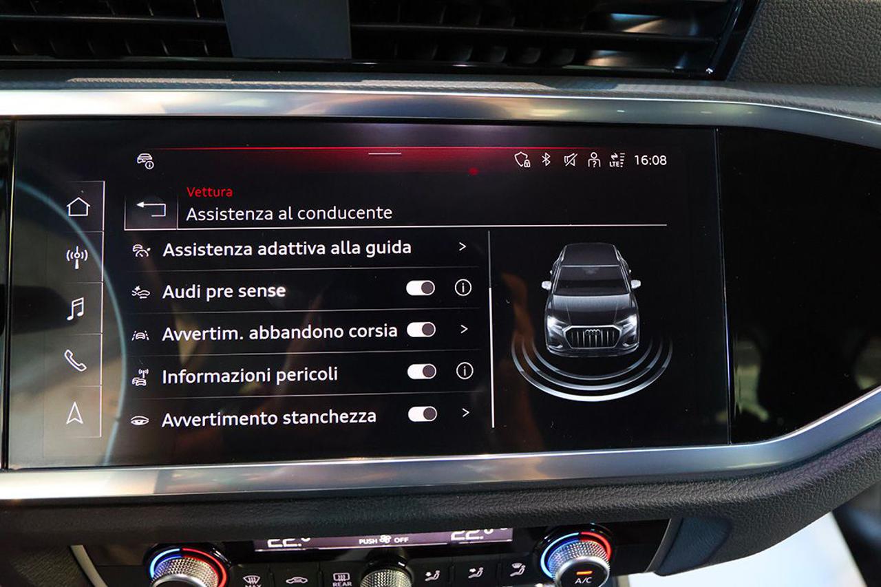 AUDI Q3 35 TDI S-Tronic Business - 26