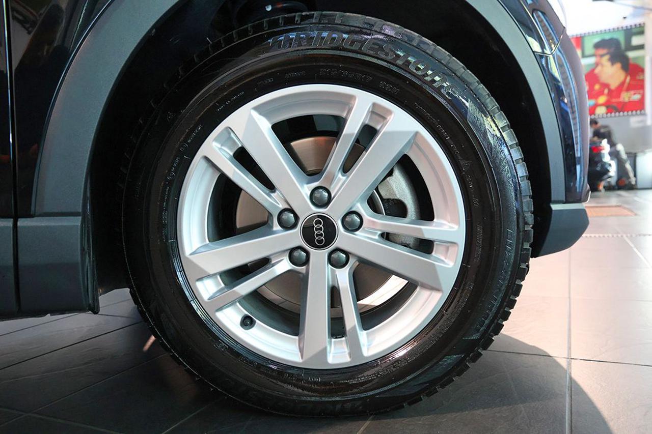 AUDI Q3 35 TDI S-Tronic Business - 6