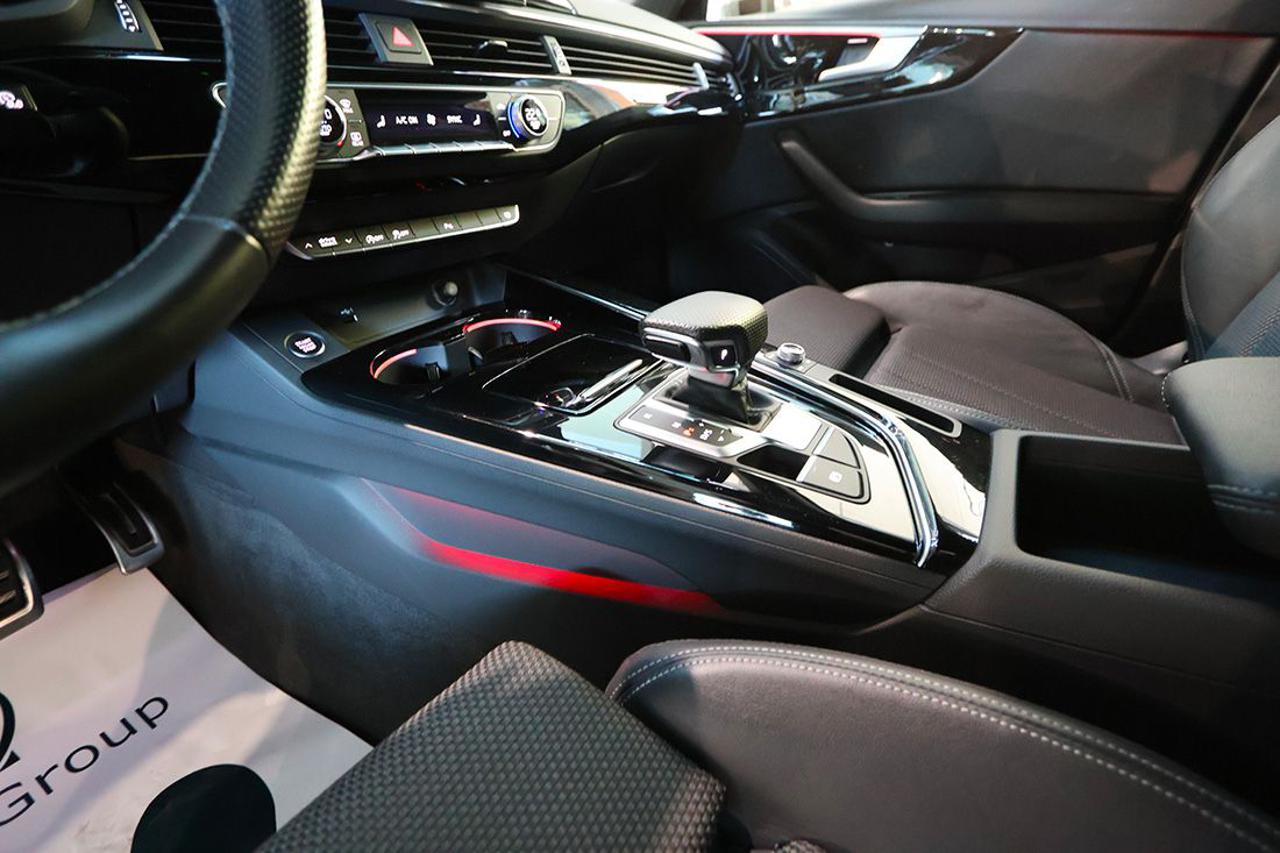 AUDI A4 40 TDI Avant Quattro S-Tronic S-Line - 38