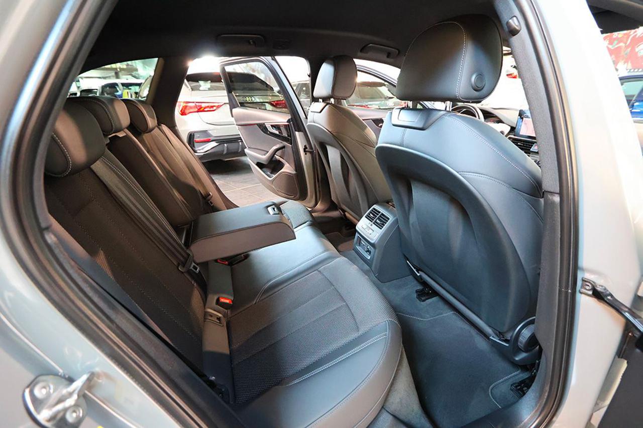 AUDI A4 40 TDI Avant Quattro S-Tronic S-Line - 19