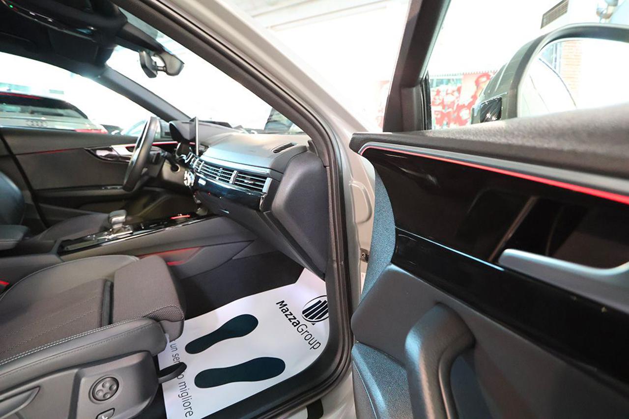 AUDI A4 40 TDI Avant Quattro S-Tronic S-Line - 39