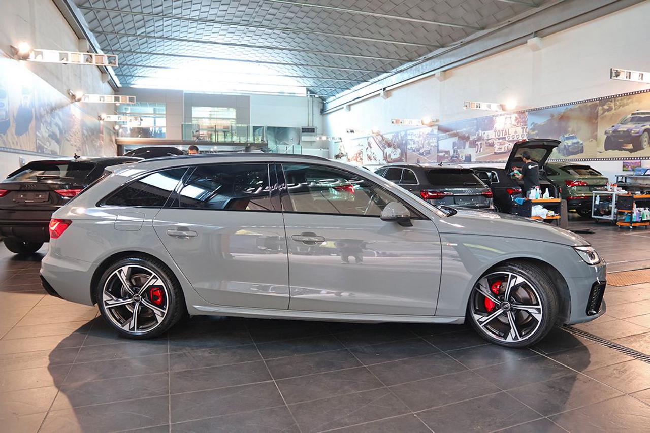 AUDI A4 40 TDI Avant Quattro S-Tronic S-Line - 10