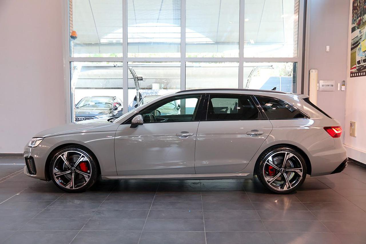 AUDI A4 40 TDI Avant Quattro S-Tronic S-Line - 3