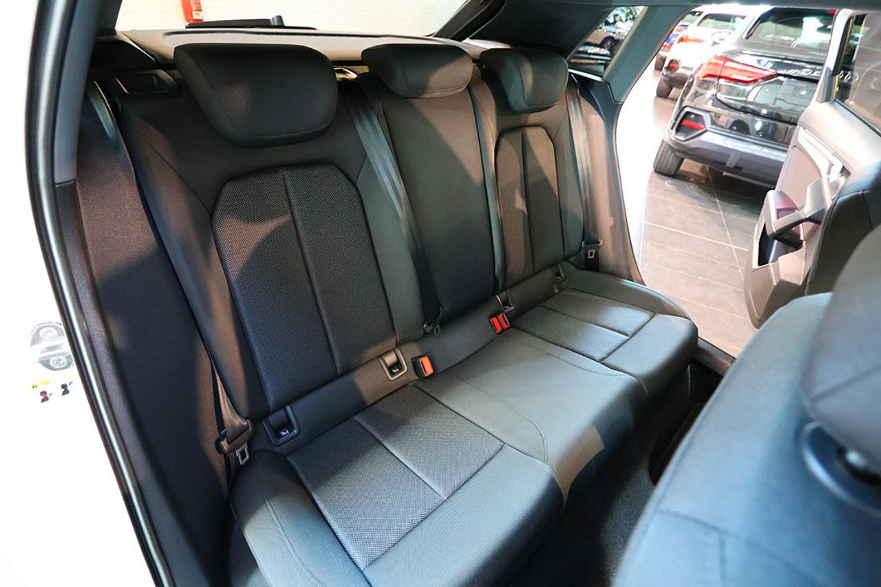 AUDI A3 35 TDI Sportback S-Tronic Business Advanced - 19