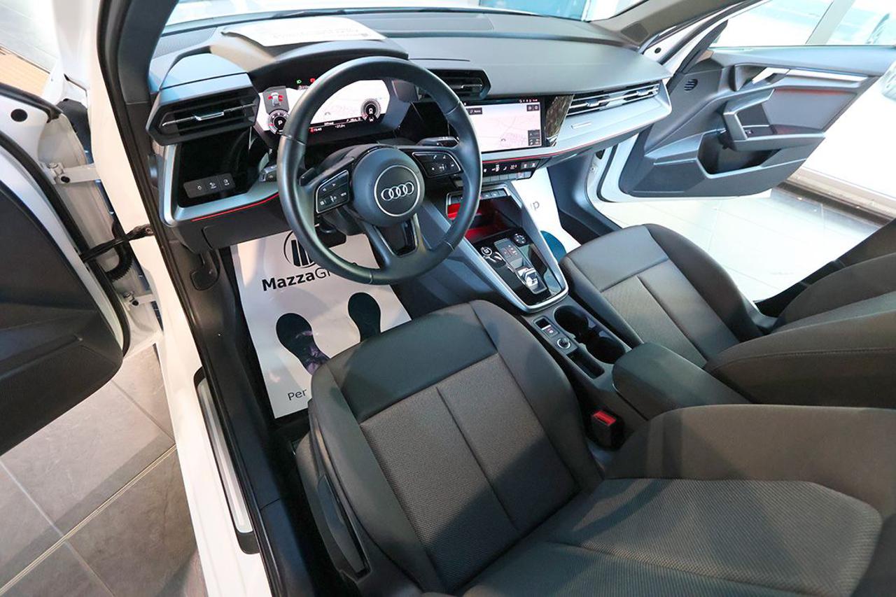 AUDI A3 35 TDI Sportback S-Tronic Business Advanced - 13