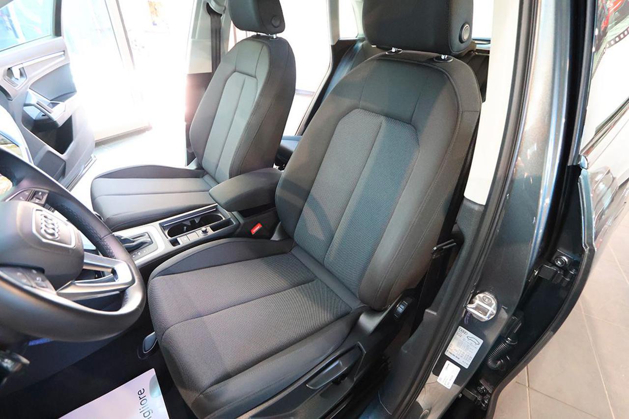AUDI Q3 35 TFSI S-Tronic S-Line - 17