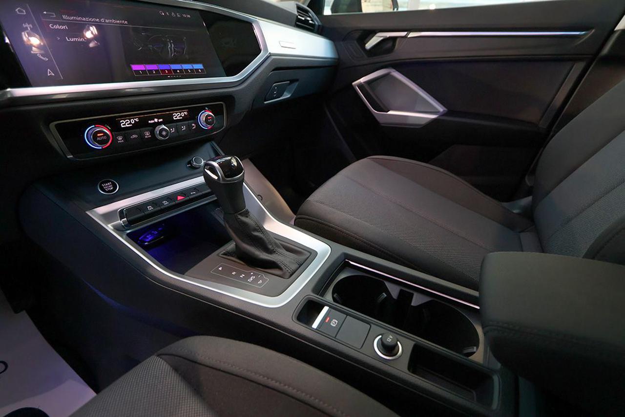AUDI Q3 35 TFSI S-Tronic S-Line - 33