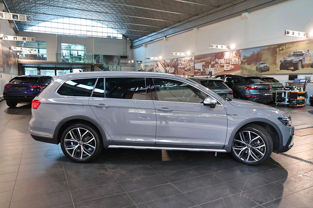 VOLKSWAGEN Passat Alltrack 2.0 TDI 200cv 4Motion DSG - 9