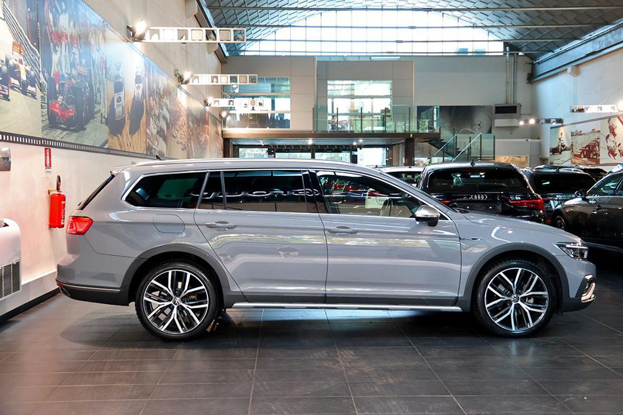 VOLKSWAGEN Passat Alltrack 2.0 TDI 200cv 4Motion DSG - 2
