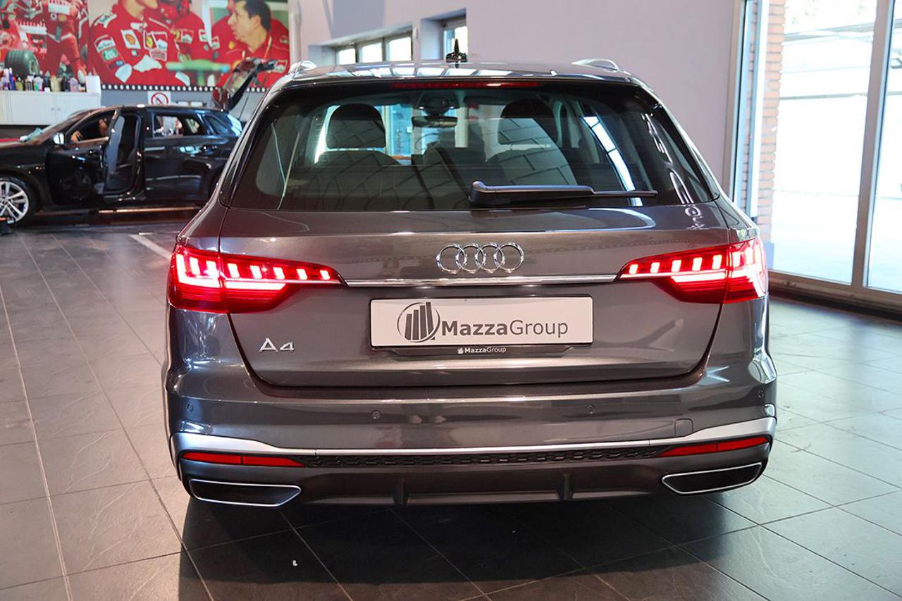 AUDI A4 35 TFSI Avant S-Tronic S-Line - 8