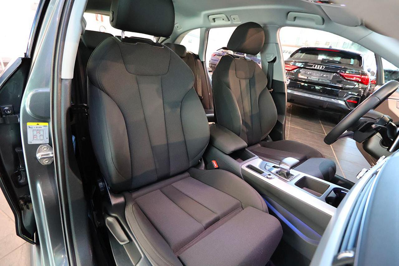 AUDI A4 35 TFSI Avant S-Tronic S-Line - 17