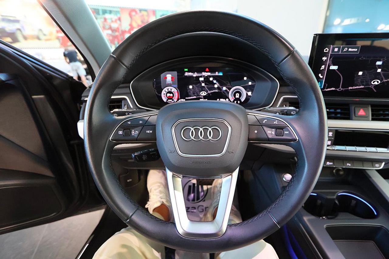 AUDI A4 35 TFSI Avant S-Tronic S-Line - 21