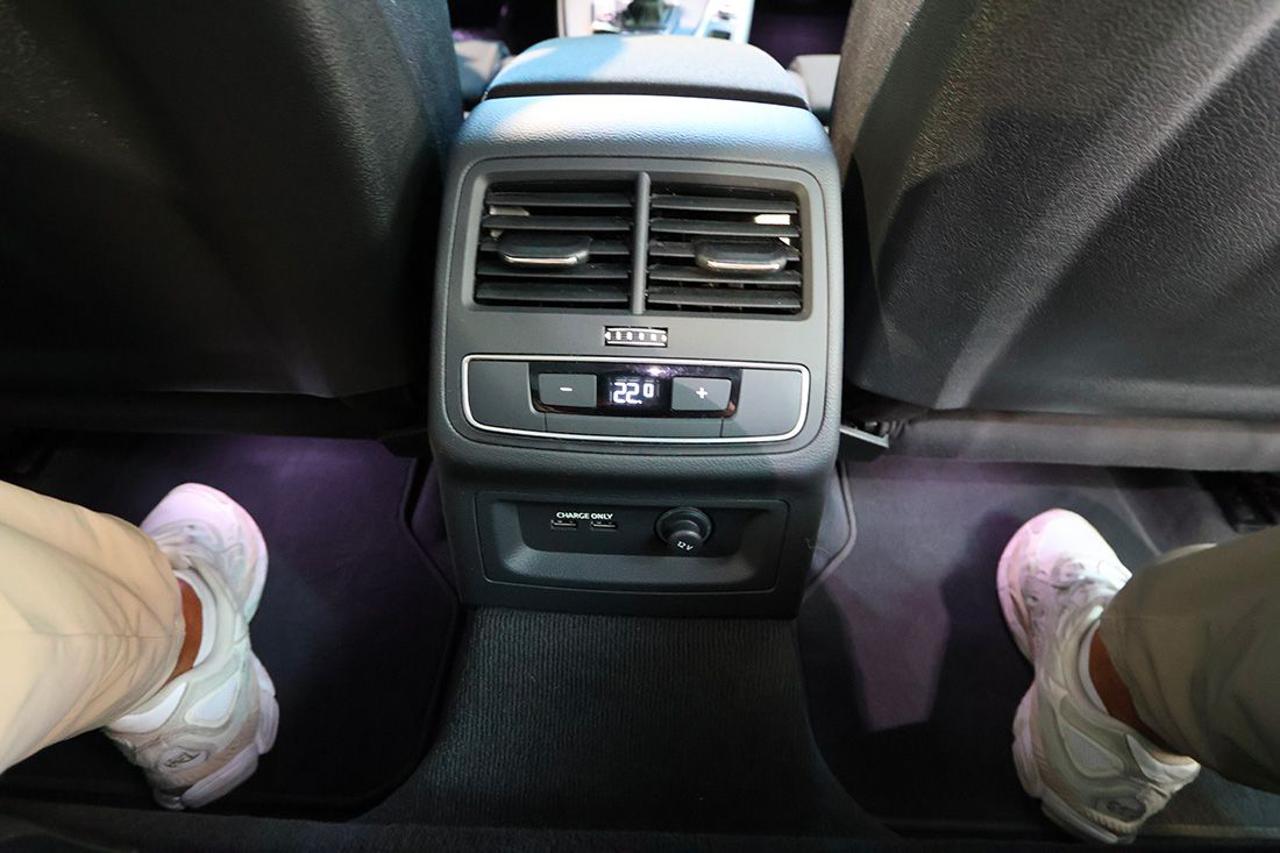 AUDI A4 35 TFSI Avant S-Tronic S-Line - 43