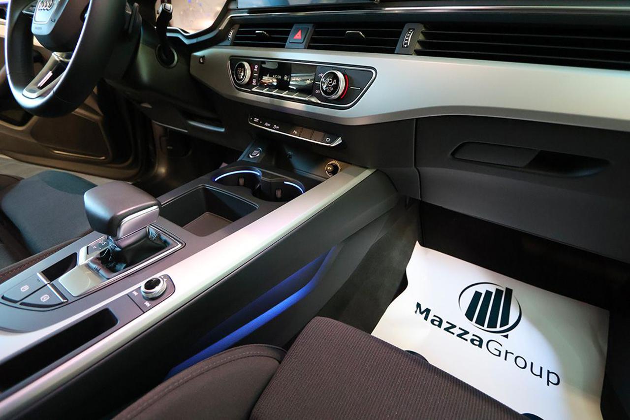 AUDI A4 35 TFSI Avant S-Tronic S-Line - 36