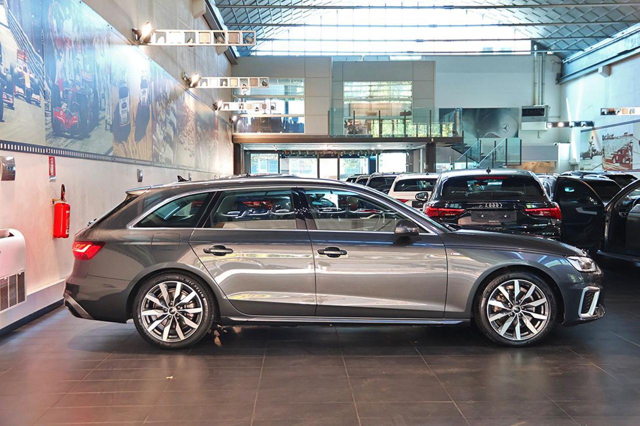 AUDI A4 35 TFSI Avant S-Tronic S-Line - 2