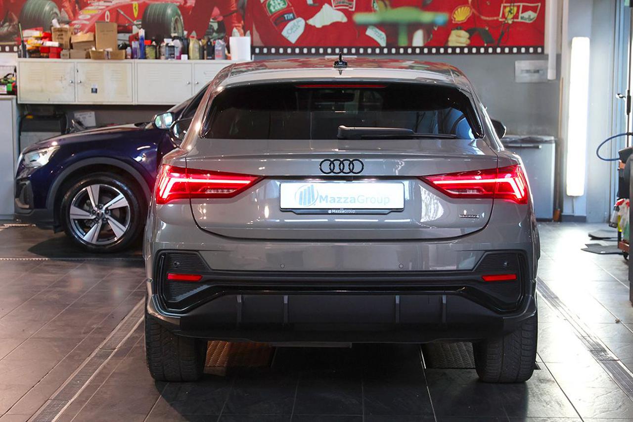 AUDI Q3 40 TDI Sportback Quattro S-Tronic Identity Black - 4