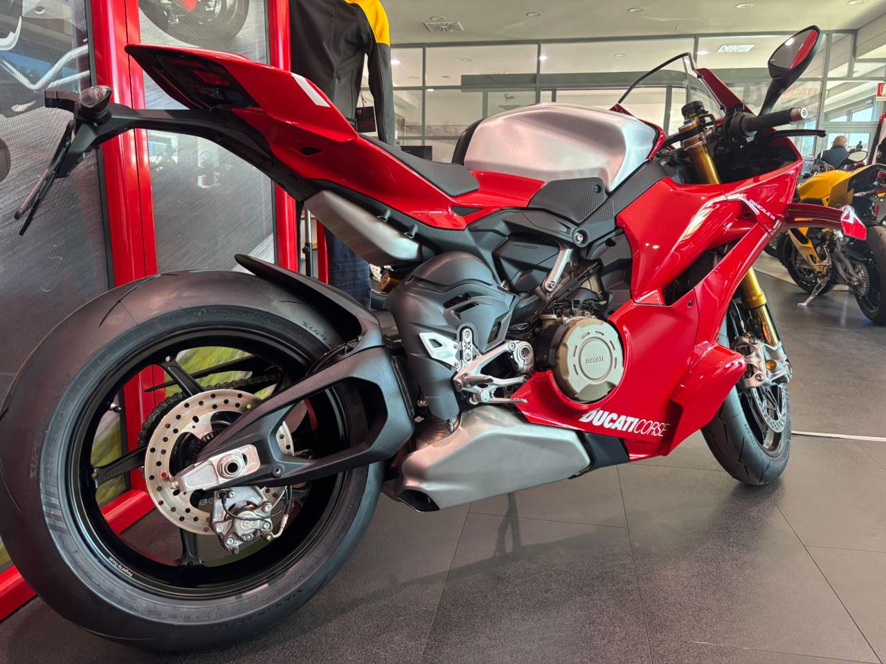 DUCATI Panigale V4 R LIVERY 2026 - 5