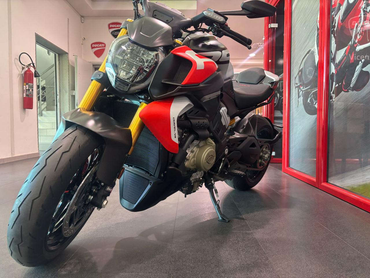 DUCATI Diavel V4 RS LIVERY 2026 - 2