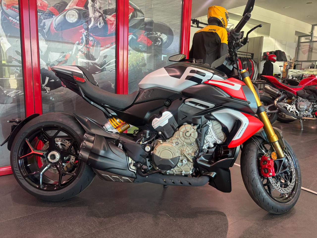 DUCATI Diavel V4 RS LIVERY 2026 - 5