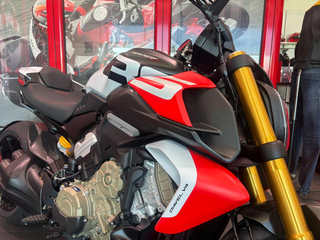 DUCATI Diavel V4 RS LIVERY 2026 - 4