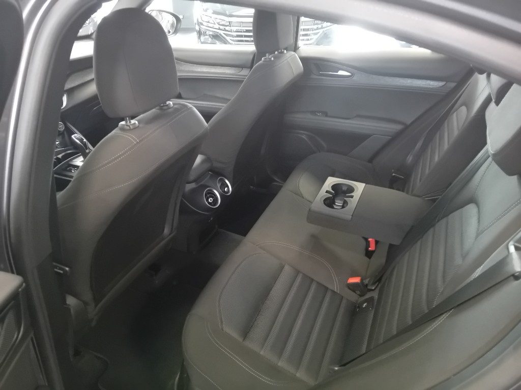 Clicca per ingrandire Stelvio - 2.2 Turbodiesel 210 CV AT8 Q4