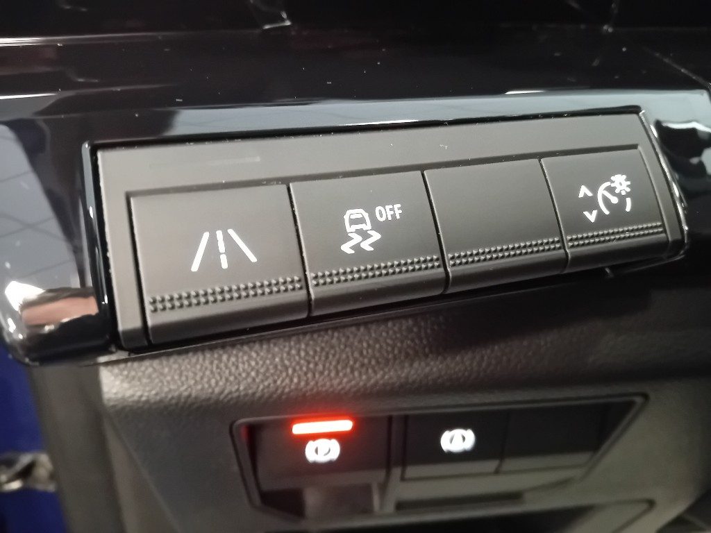 Clicca per ingrandire Austral - Austral Mild Hybrid 160 CV Auto Techno PREZZO REAL