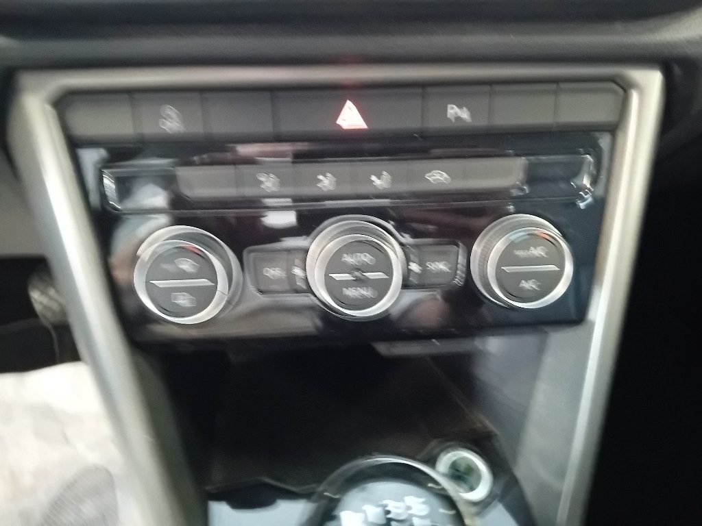 Clicca per ingrandire T-Roc - 1.0 TSI Style OFFERTA PROMO!!!!