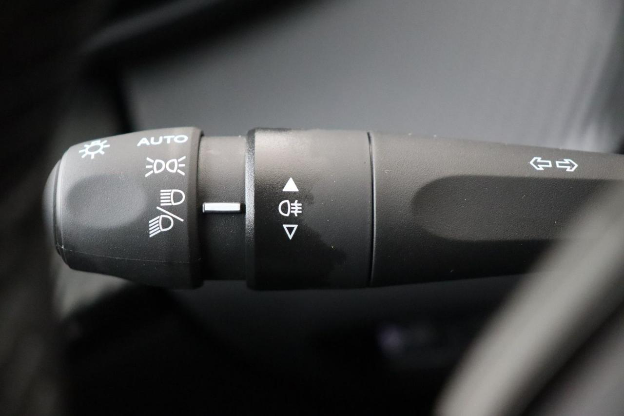 PEUGEOT 2008 PureTech 100 S&S Allure - 19