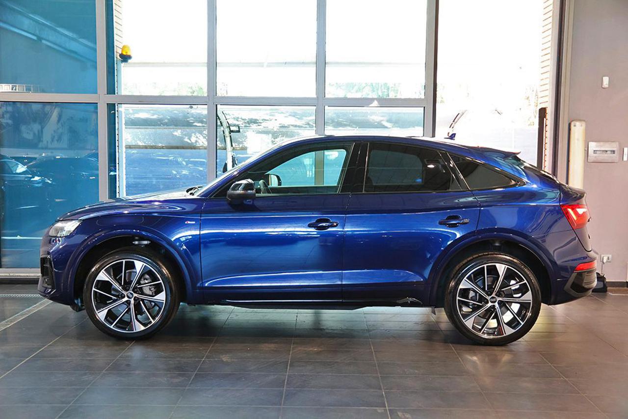 AUDI Q5 40 TFSI Sportback Quattro S-Tronic Identity Black - 3