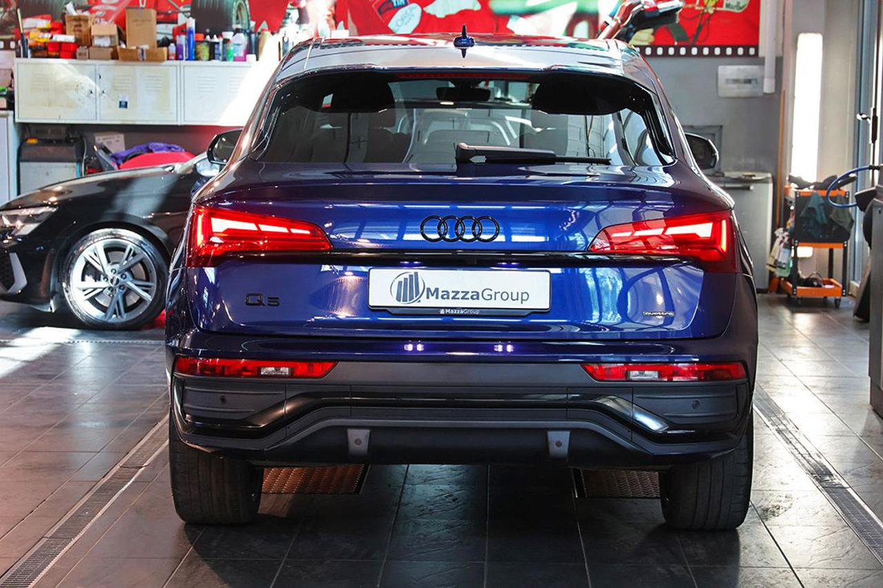 AUDI Q5 40 TFSI Sportback Quattro S-Tronic Identity Black - 4