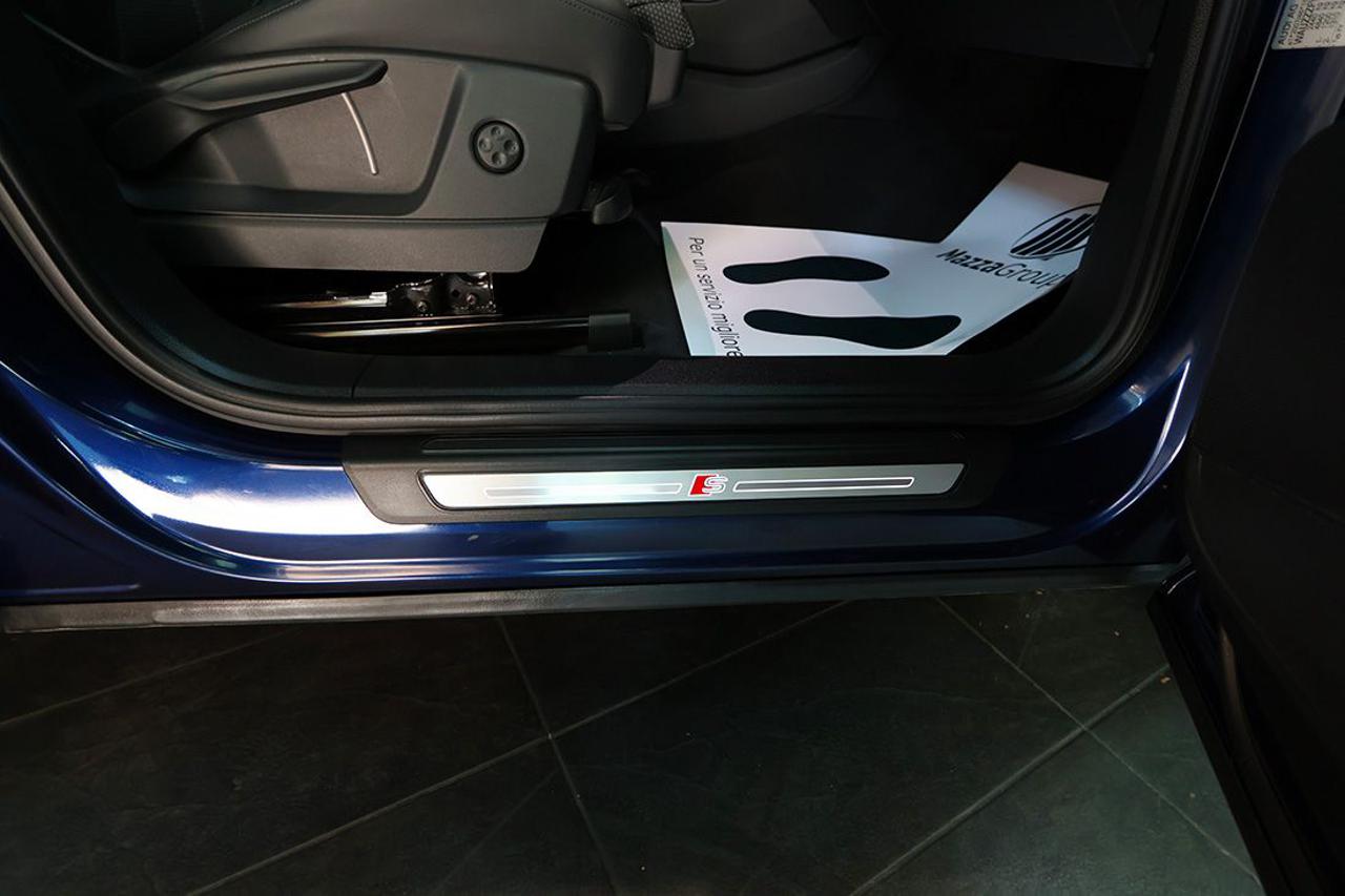 AUDI Q5 40 TFSI Sportback Quattro S-Tronic Identity Black - 40
