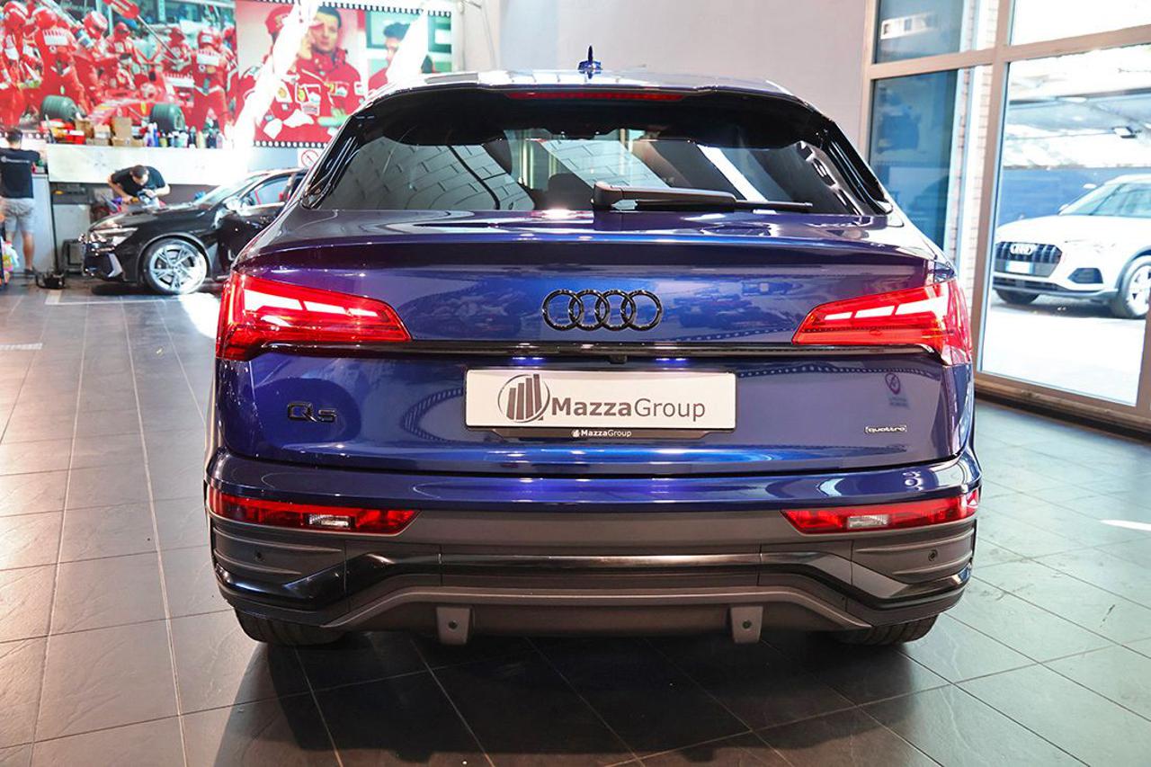 AUDI Q5 40 TFSI Sportback Quattro S-Tronic Identity Black - 8