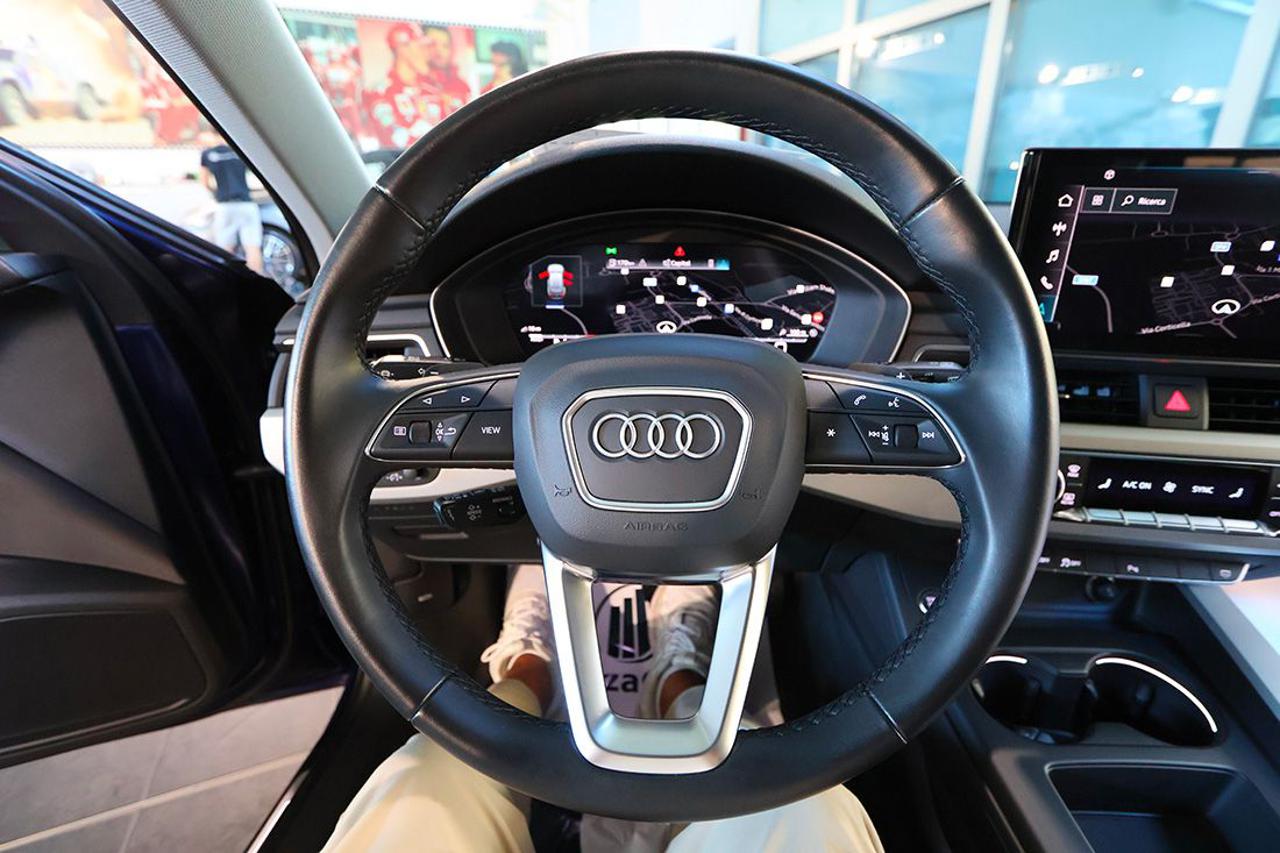 AUDI A4 35 TDI Avant S-Tronic S-Line - 21