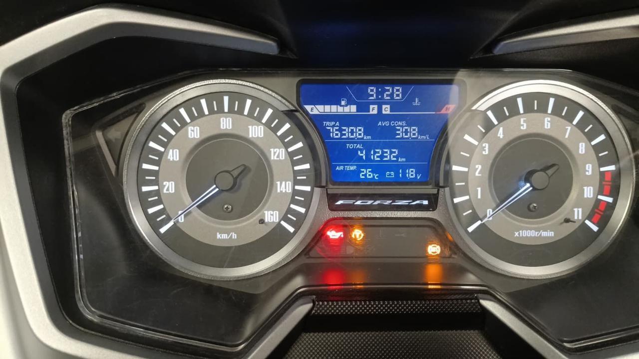 HONDA Forza 300 Deluxe - 7