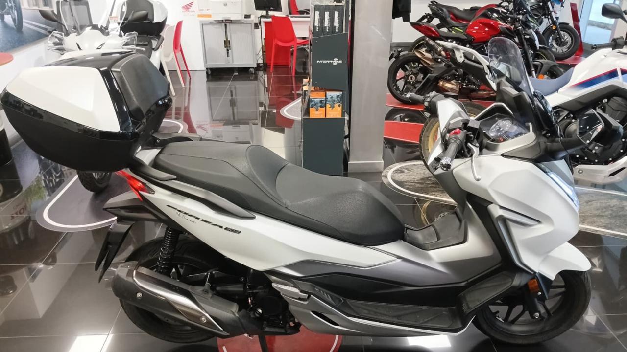 HONDA Forza 300 Deluxe - 2