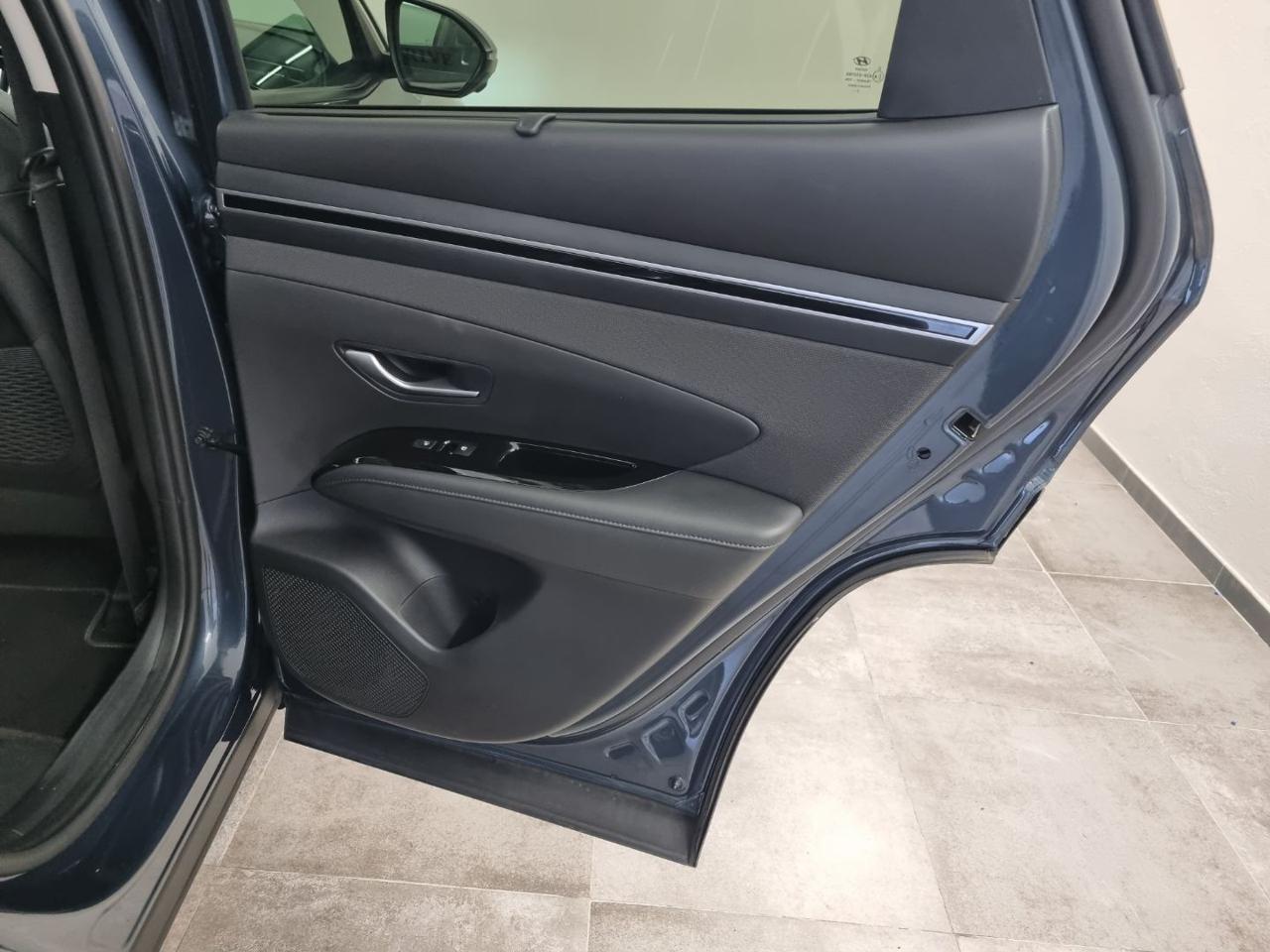 HYUNDAI Tucson 1.6 HEV aut. Exellence - 33